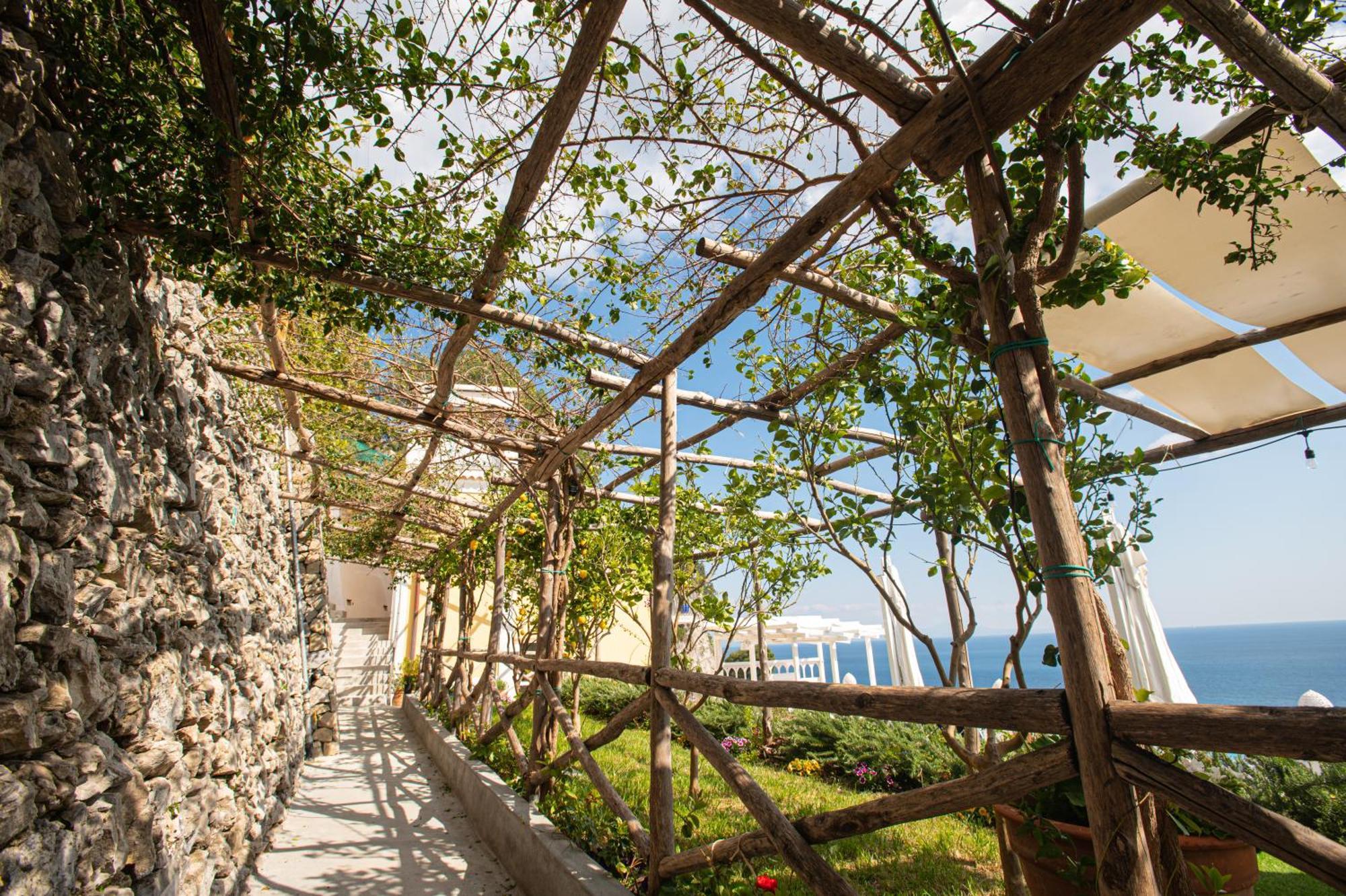 Hotel Villa Pandora Maiori Exterior photo