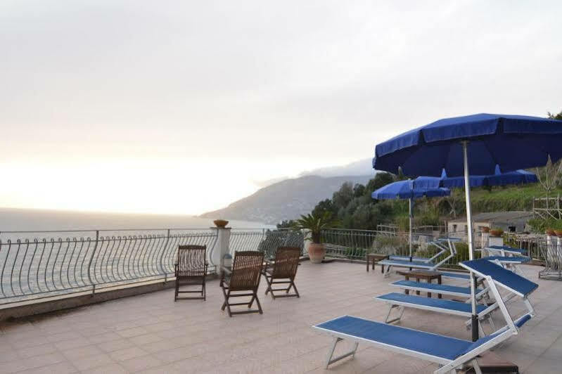 Hotel Villa Pandora Maiori Exterior photo
